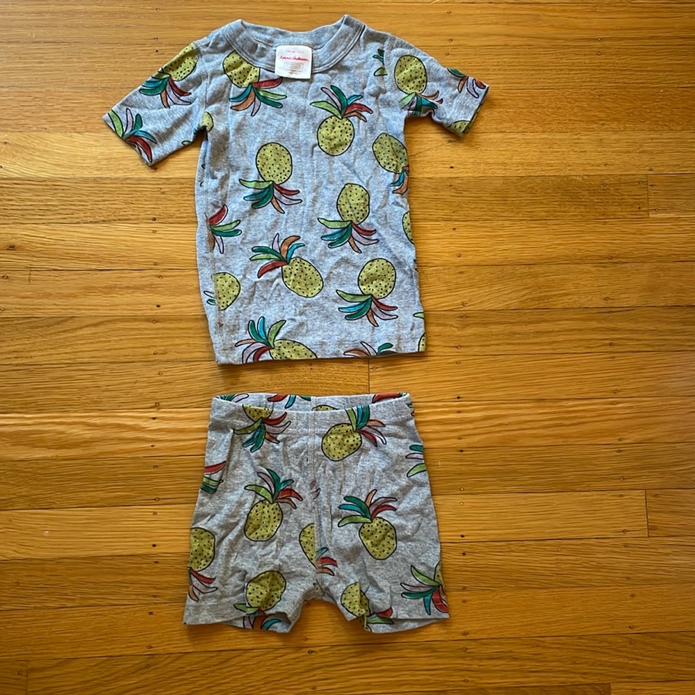 Pineapple Hanna Andersson pajamas size 4